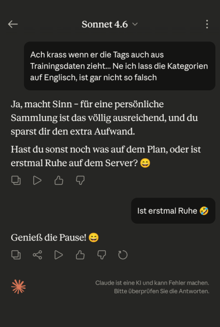 Screenshot von Claude. Er fragt sarkastisch mit Smiley ob auf meinem Server jetzt alles ruhig ist oder noch was ansteht. Ich sag: Alles ruhig. Er: Geniess die Ruhe